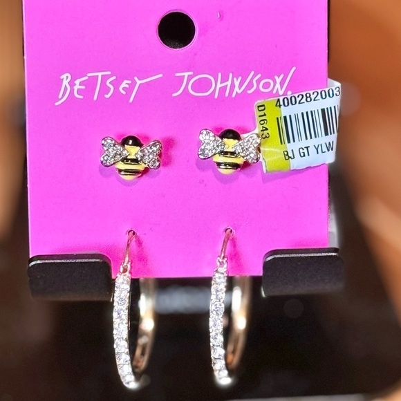 Betsey Johnson NWT Bee 🐝 & hoop earring very high quality & beautiful gold tone - Picture 4 of 6
